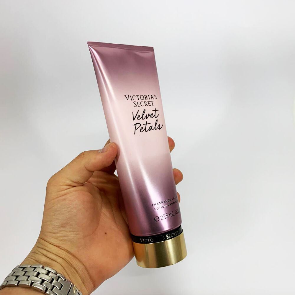Лосьйон для тіла Victoria's Secret Velvet Petals 236 мл Original